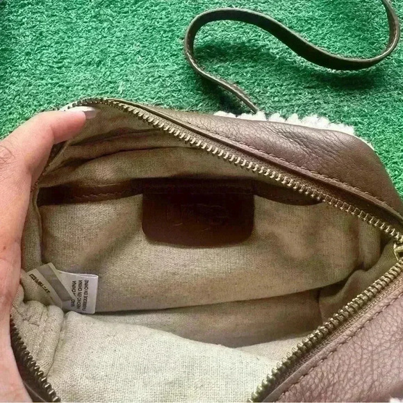 UGG - Picture 4 of 4